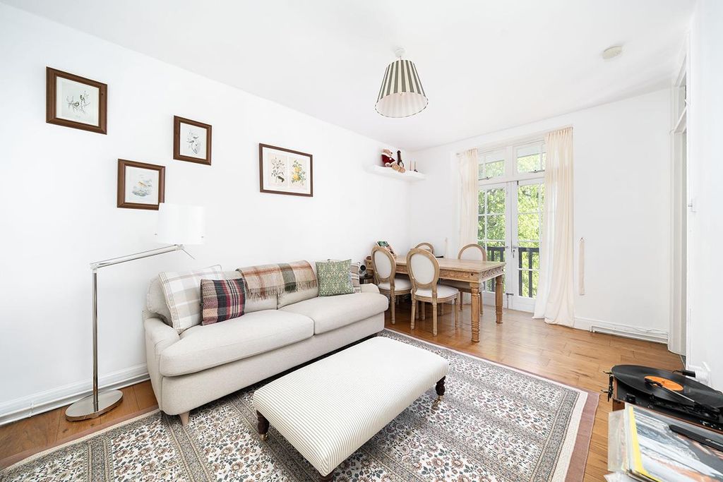 Property photo 3 of 13 W03.Jpg