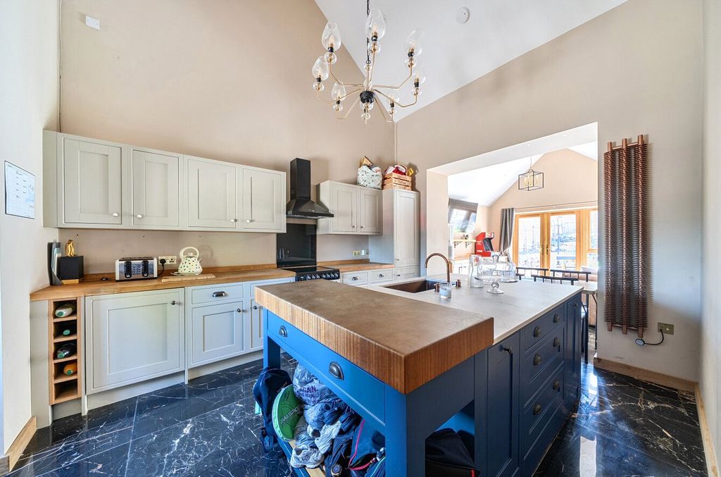 Property photo 3 of 17 1471428-10-6A3E5B...