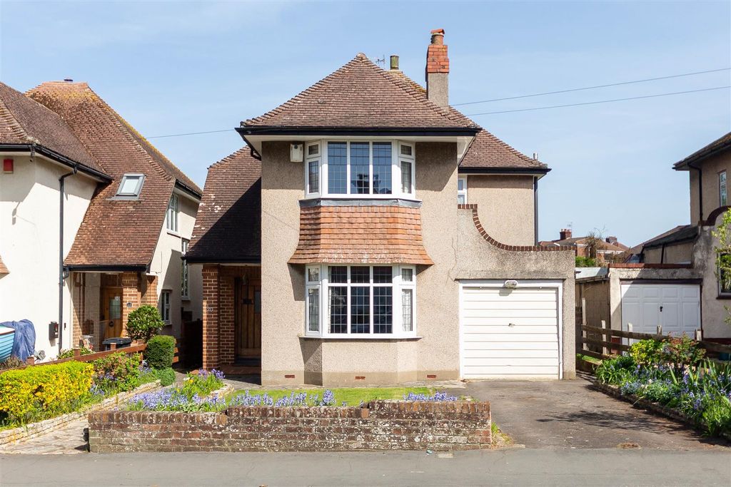 Property photo 1 of 33 Front