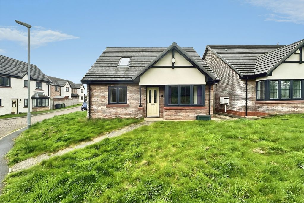 Property photo 1 of 13 Outside