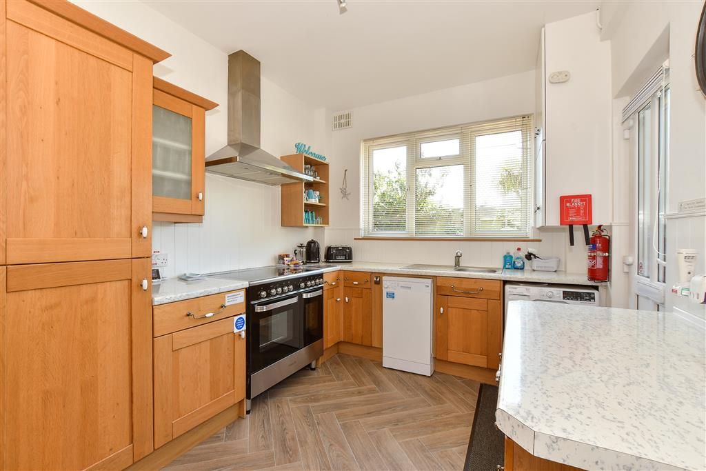 Property photo 2 of 9 Kitchen