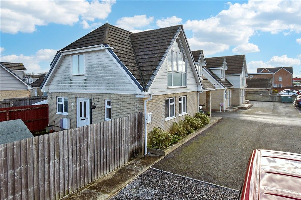 Property photo 1 of 11 External Aspect