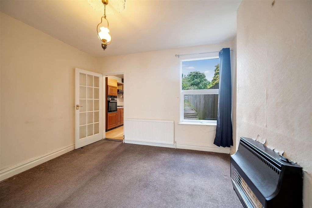 Property photo 3 of 13 85 Foxhall Rd-28.Jpg