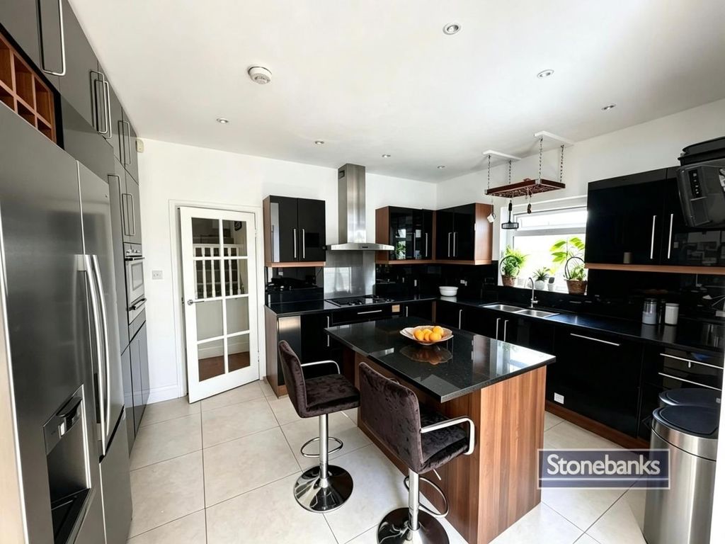 Property photo 3 of 10 9.Png