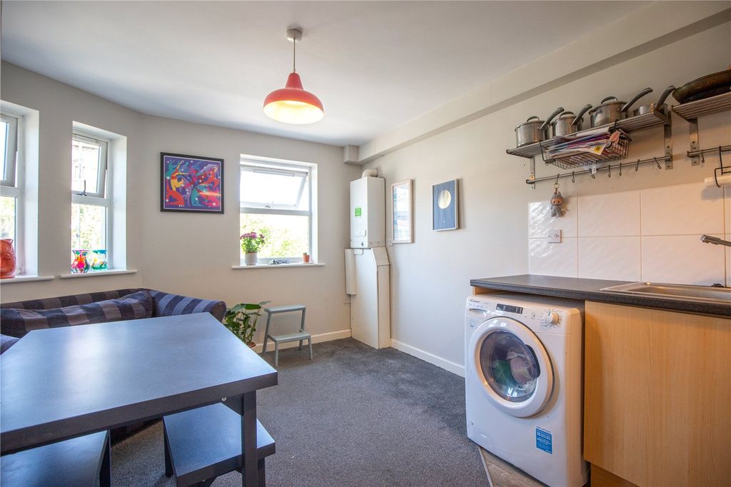 Property photo 3 of 14 Picture No. 06