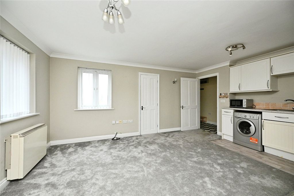 Property photo 3 of 18 Picture No. 38