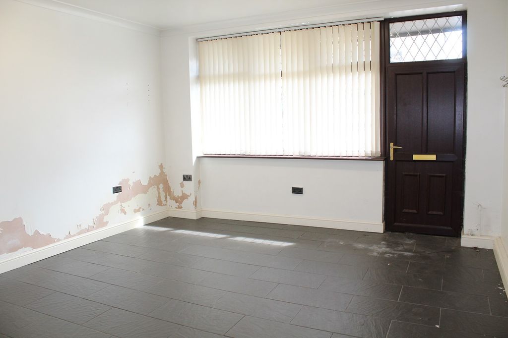 Property photo 2 of 12 Sitting Room