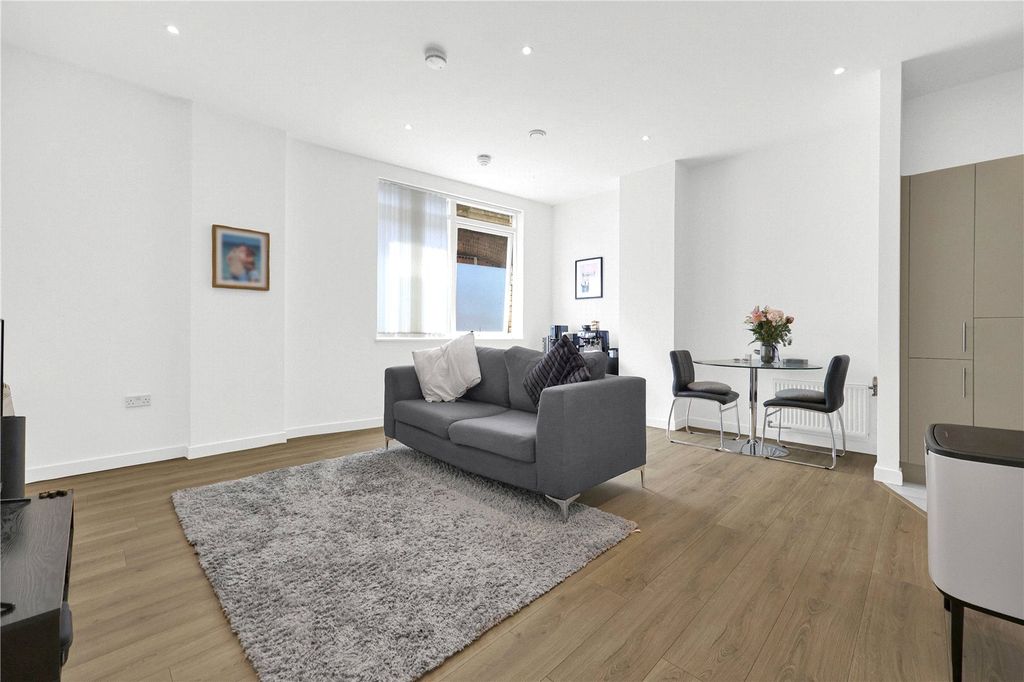Property photo 1 of 30 Picture No. 05