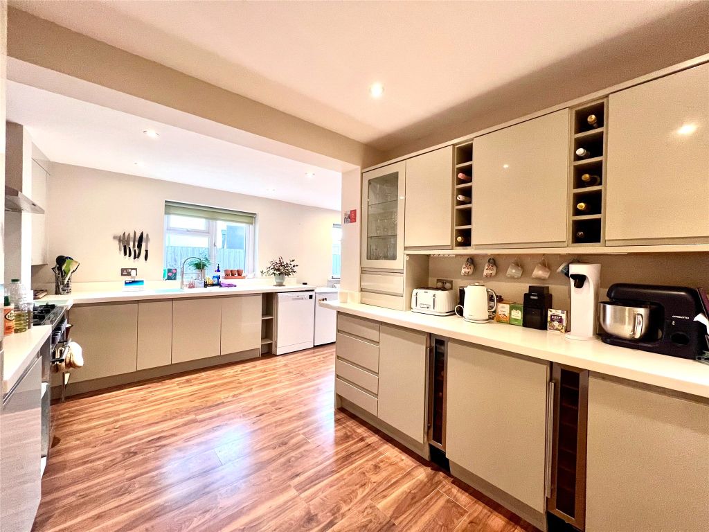 Property photo 1 of 17 Picture No. 09