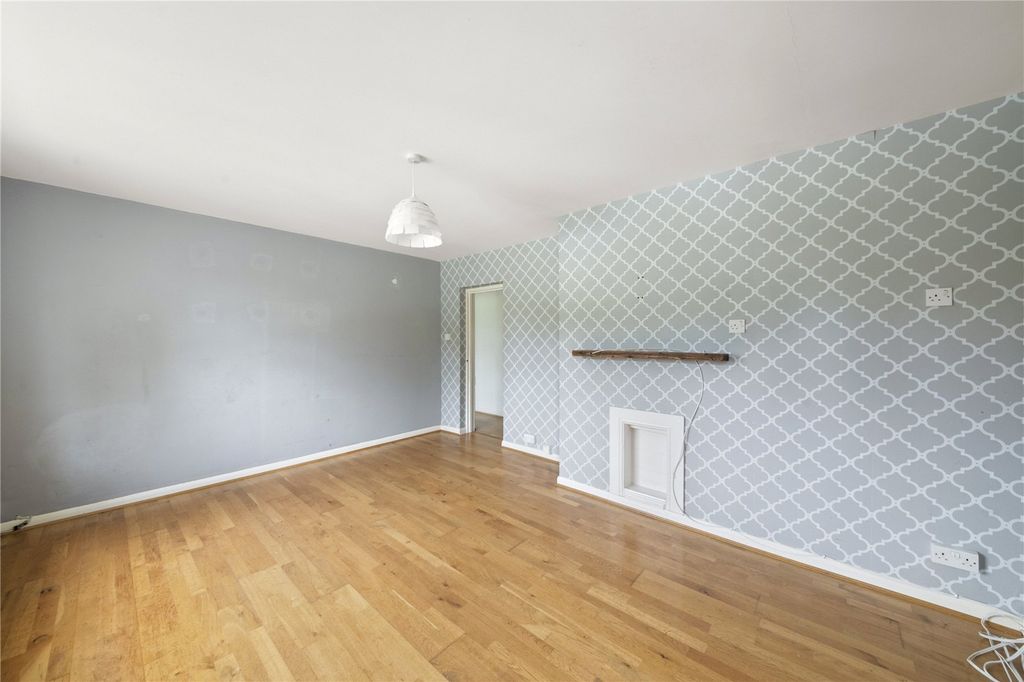Property photo 2 of 12 Picture No. 28