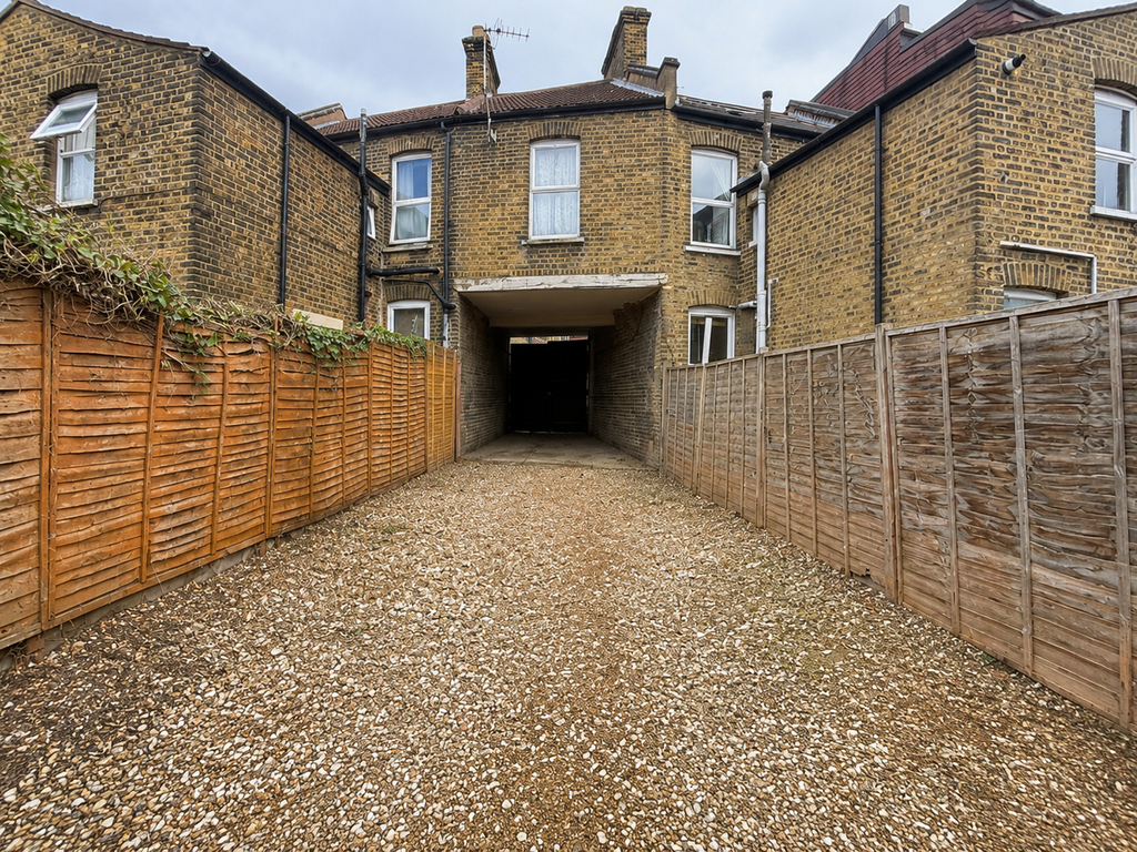 Property photo 3 of 6 Pathway