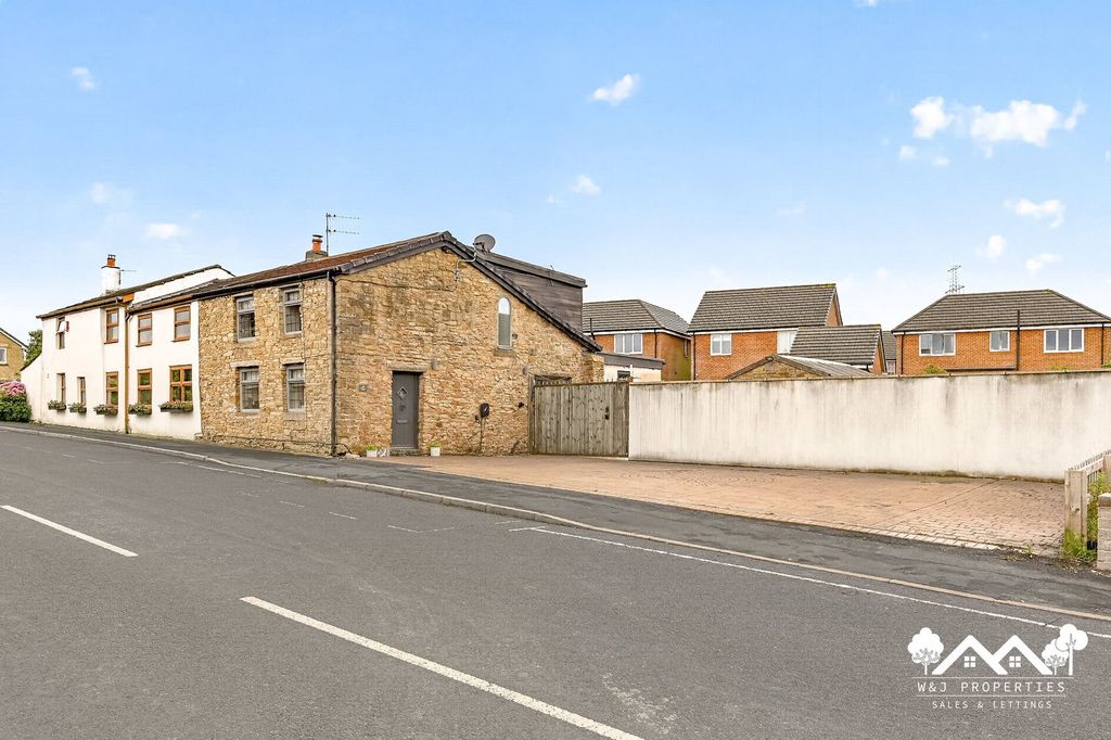 Property photo 1 of 40