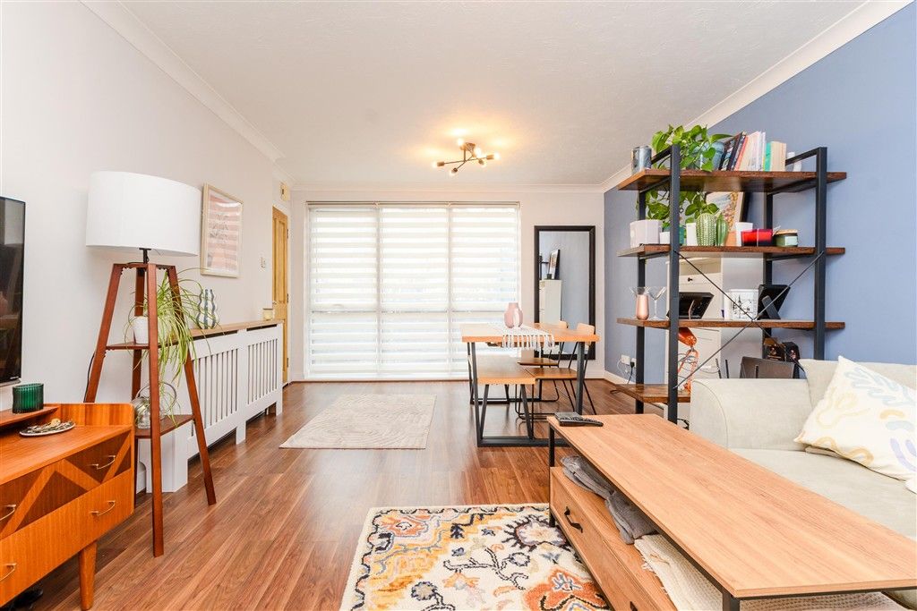 Property photo 2 of 9 Lounge/Diner