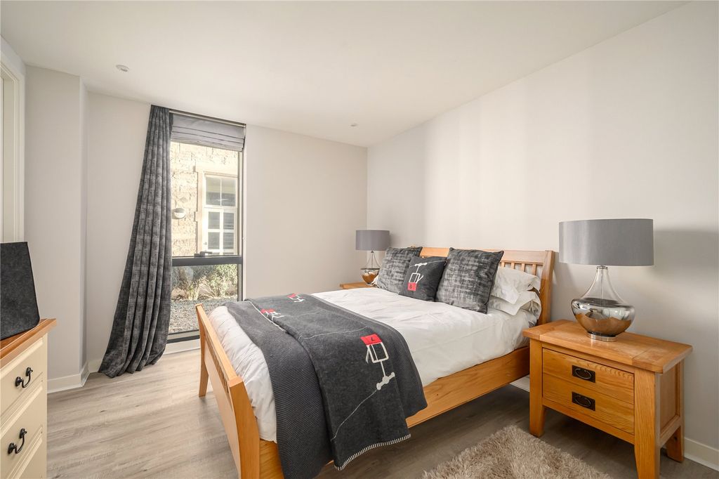 Additional image 7 of 4 bed flat for saleSimpson Loan, Quartermile, Edinburgh EH3