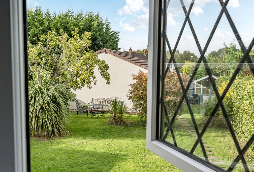 Property photo 3 of 24 1354865-8-68c841B...