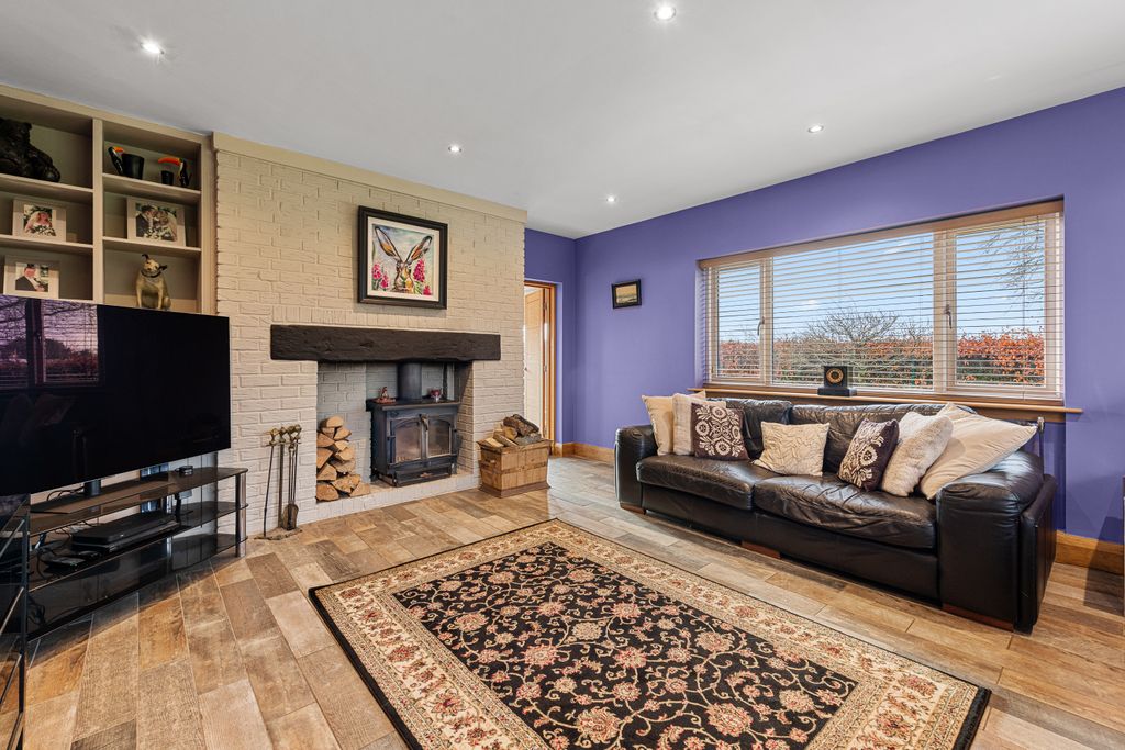 Property photo 3 of 45