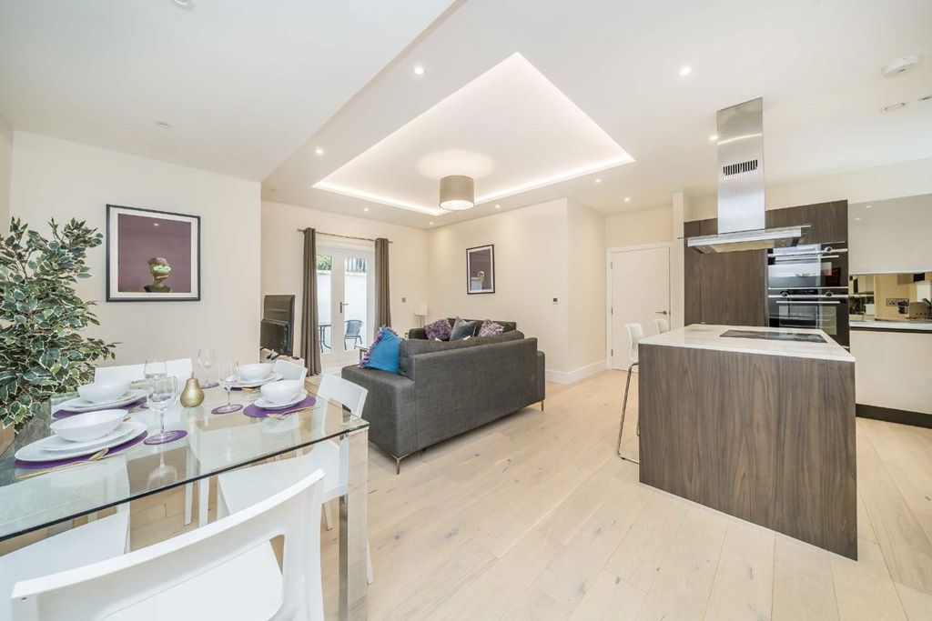 Property photo 3 of 9