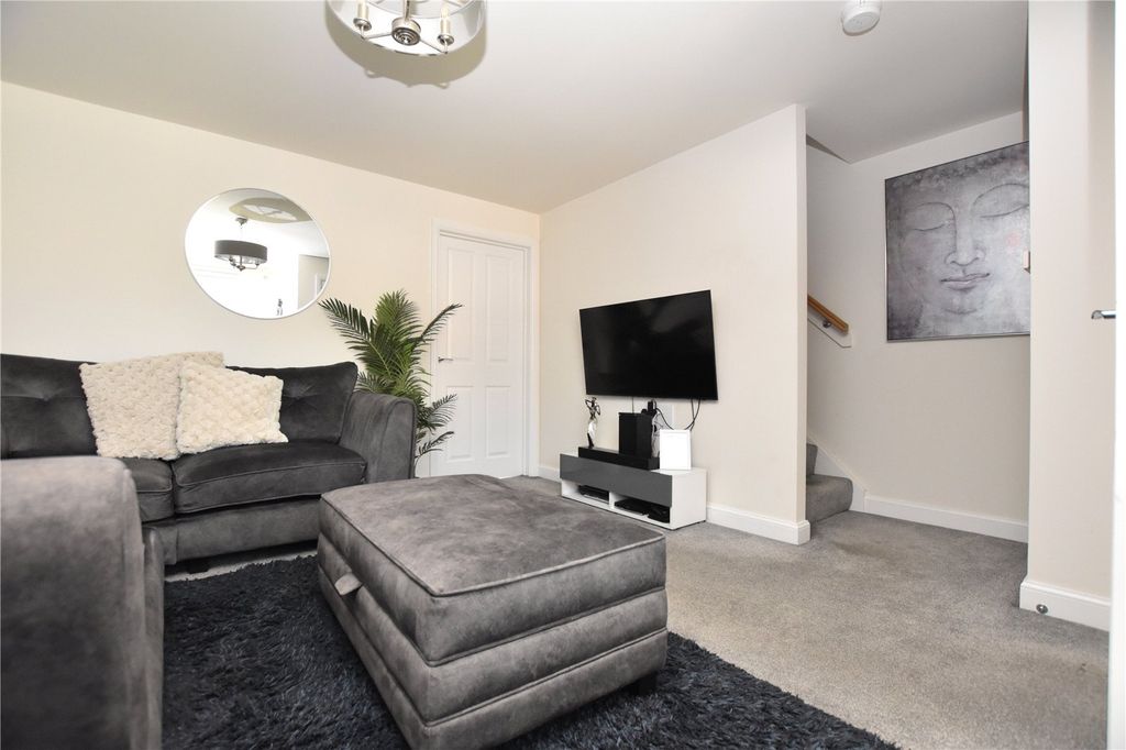 Property photo 2 of 19 Picture No. 21