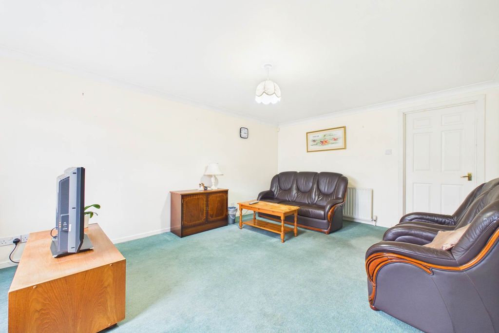 Property photo 3 of 18