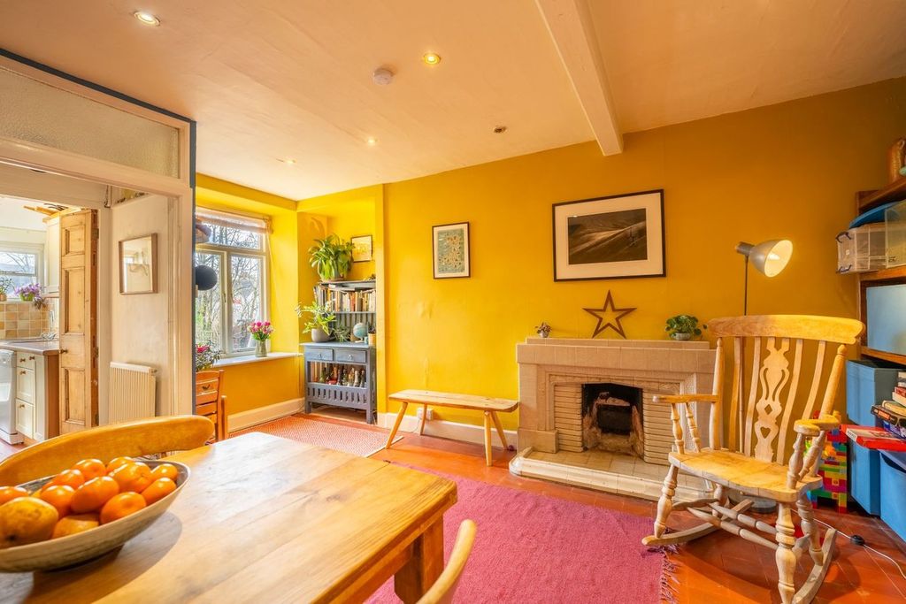 Property photo 2 of 19