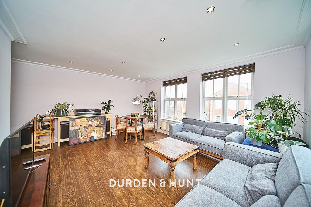 Property photo 3 of 20 Cheltenham 18_Result.Jpg