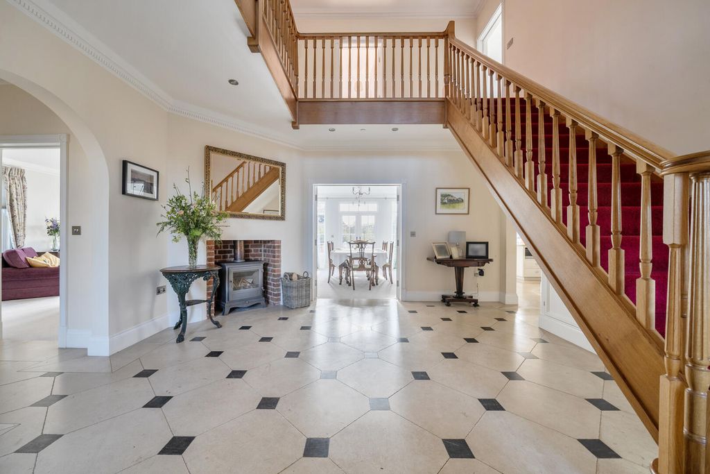 Property photo 3 of 36 Hallway