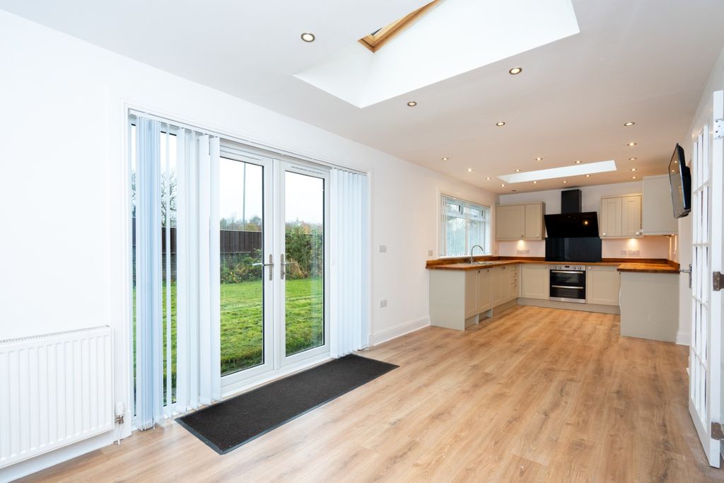 Property photo 3 of 27 Sandown, Nethermains Road, Denny,Â Fk6Â 5Ey (27) (La