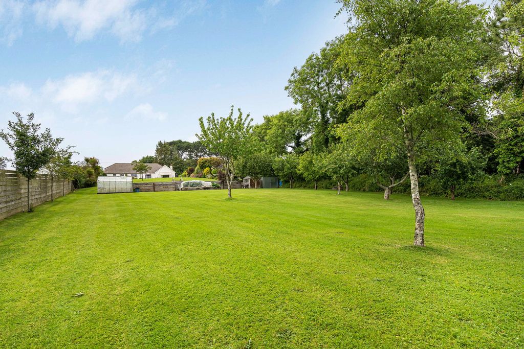 Property photo 2 of 21