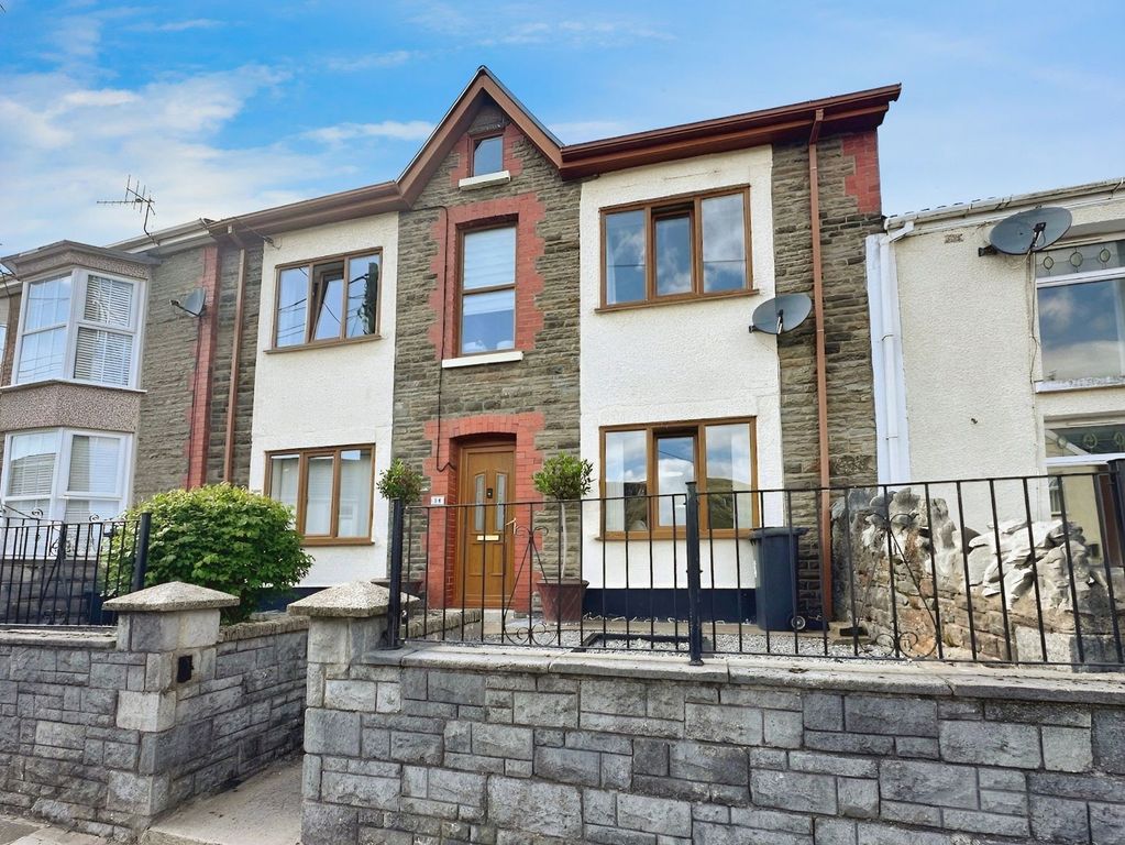 Property photo 1 of 32
