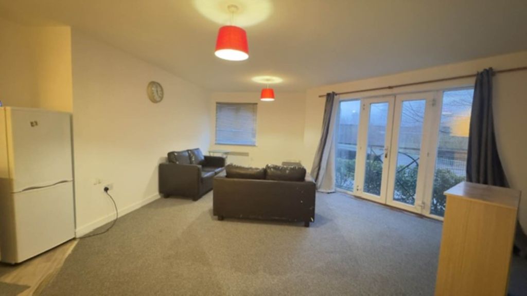 Property photo 3 of 11