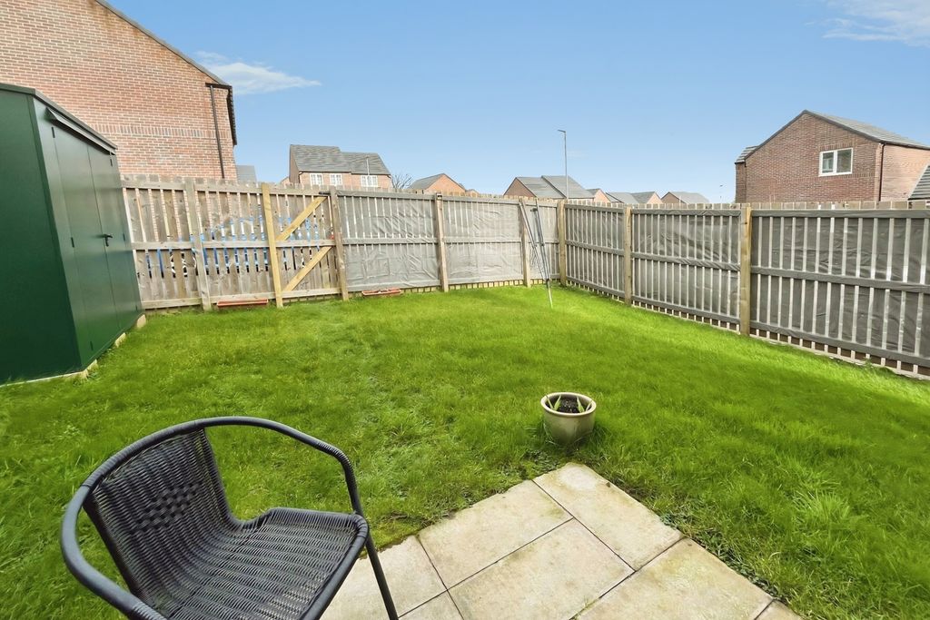 Property photo 2 of 13 Garden