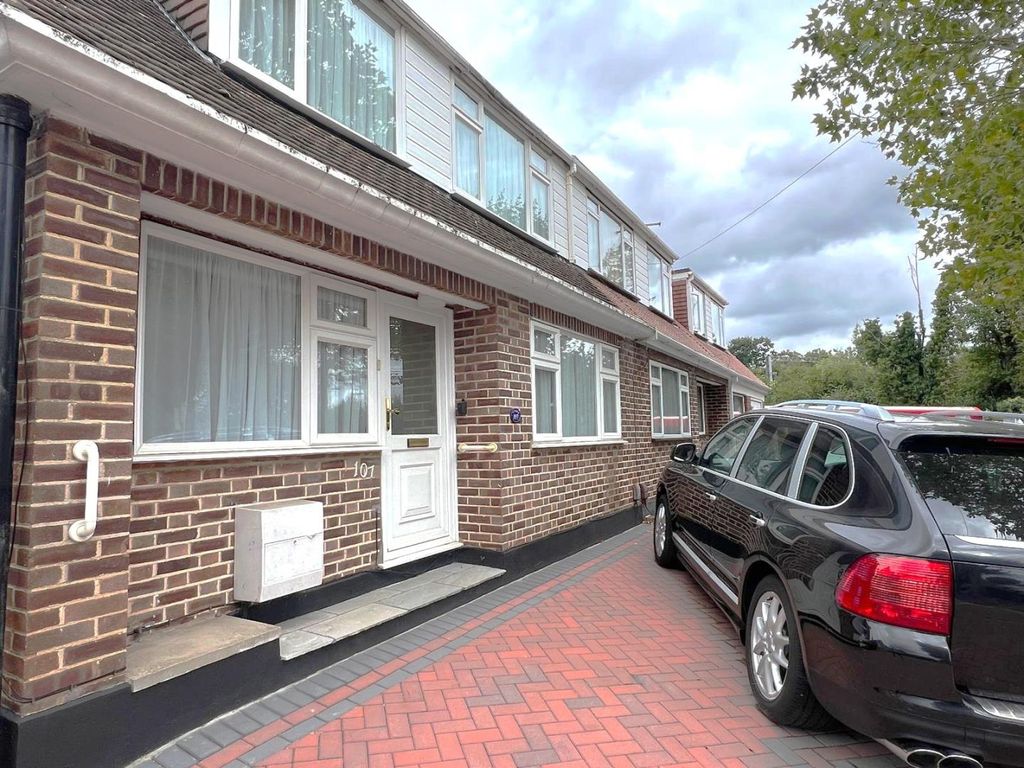 Property photo 2 of 25