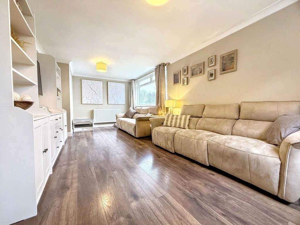 Property photo 3 of 29