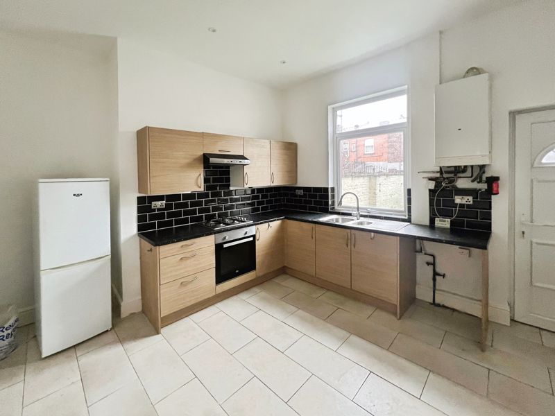 Property photo 2 of 14 Kitchen
