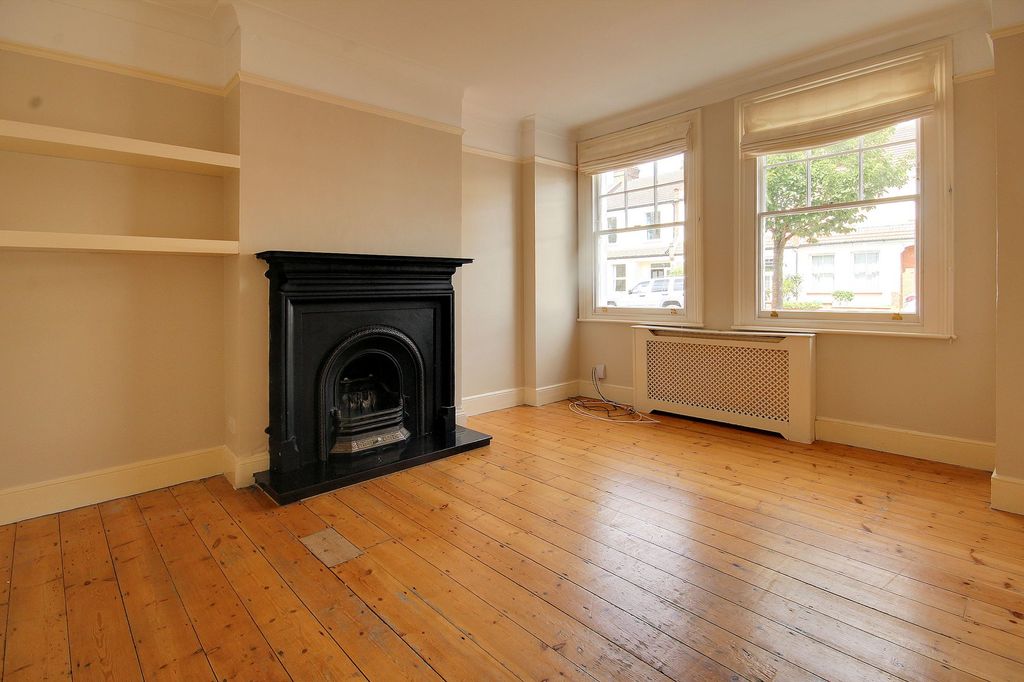 Property photo 3 of 11