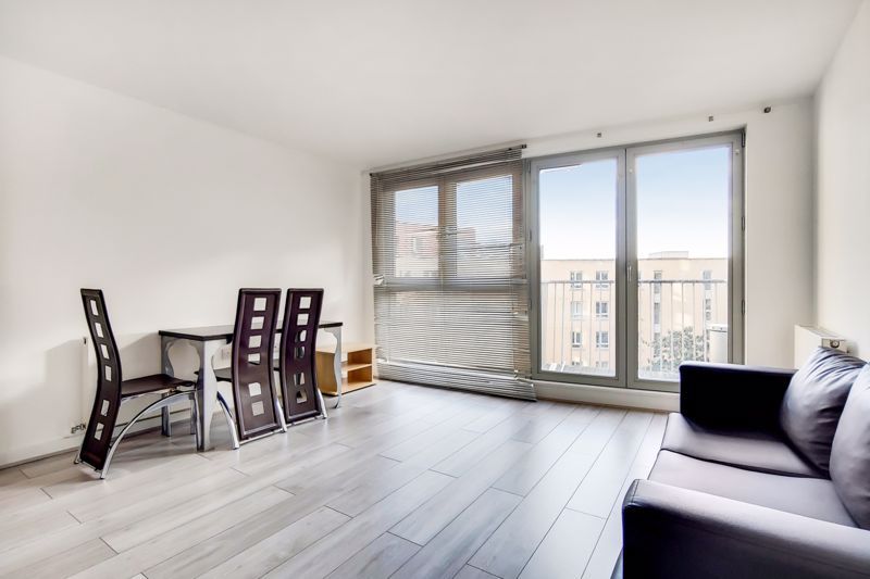 Property photo 2 of 9 Photo 3