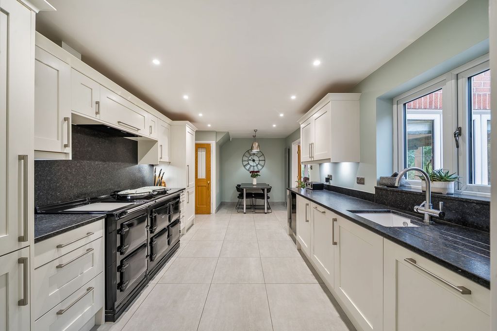 Property photo 2 of 24