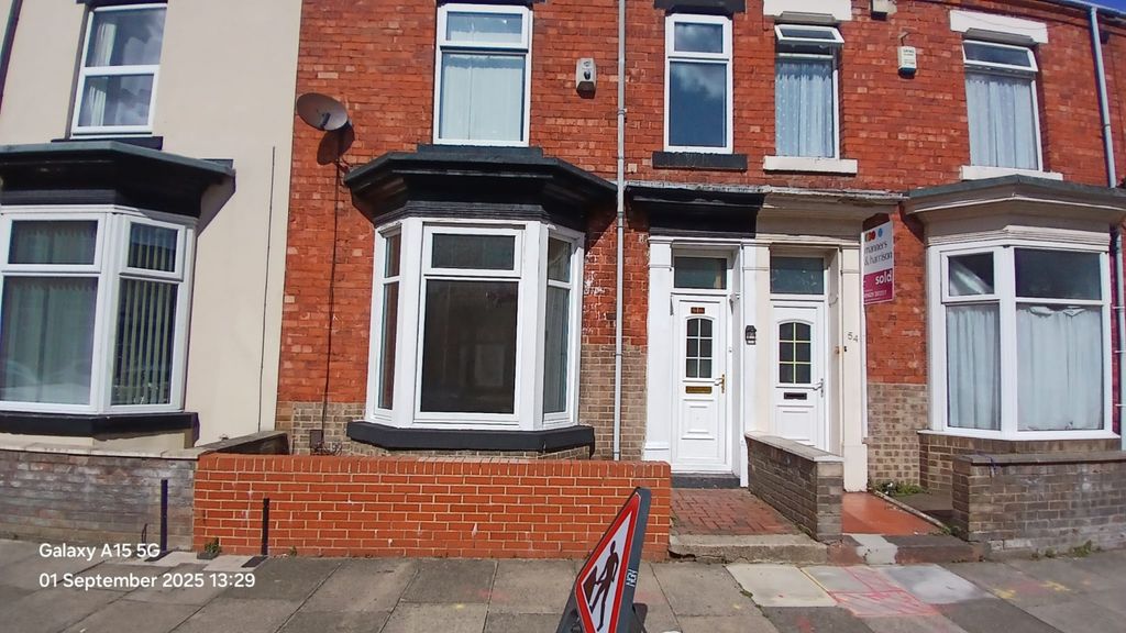 Property photo 1 of 8 56 Carlton Street (5)