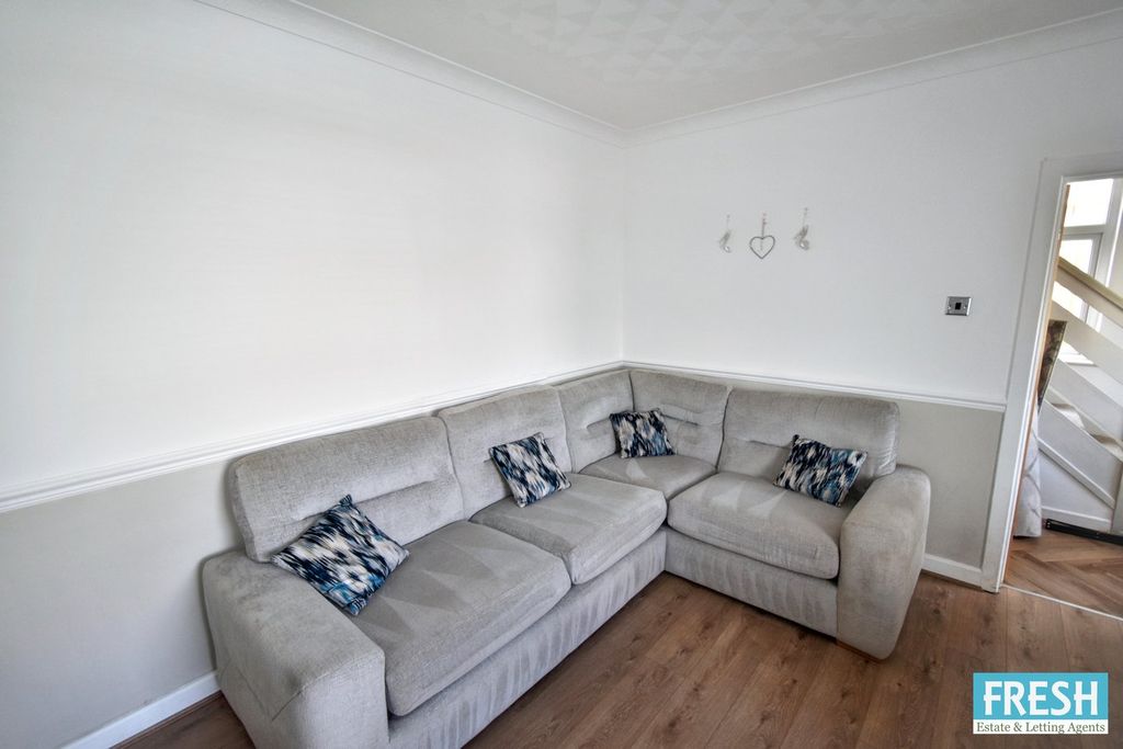 Property photo 3 of 33