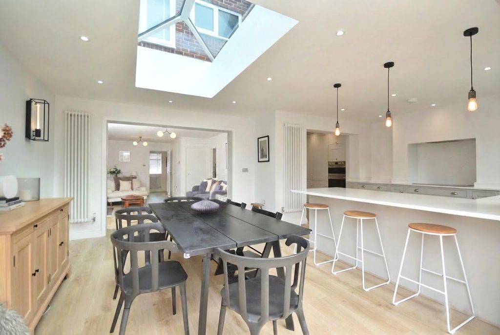 Property photo 3 of 28 Kitchen/Dining Room