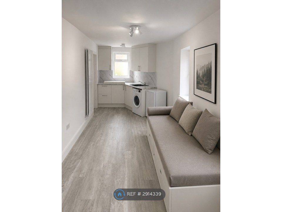 Property photo 1 of 3