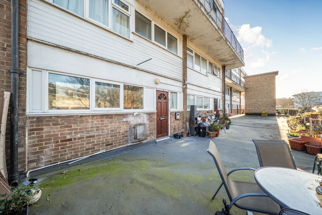 Property photo 3 of 19 External