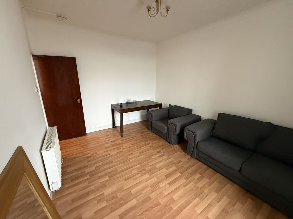 Property photo 3 of 10 Gallery