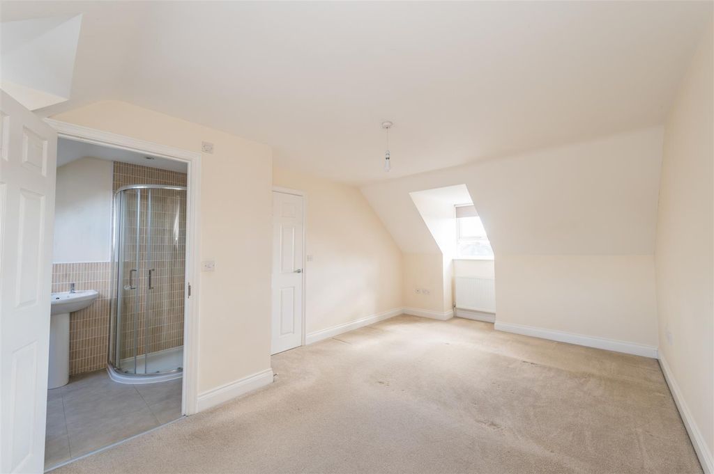 Property photo 2 of 16 No5_29.Jpg