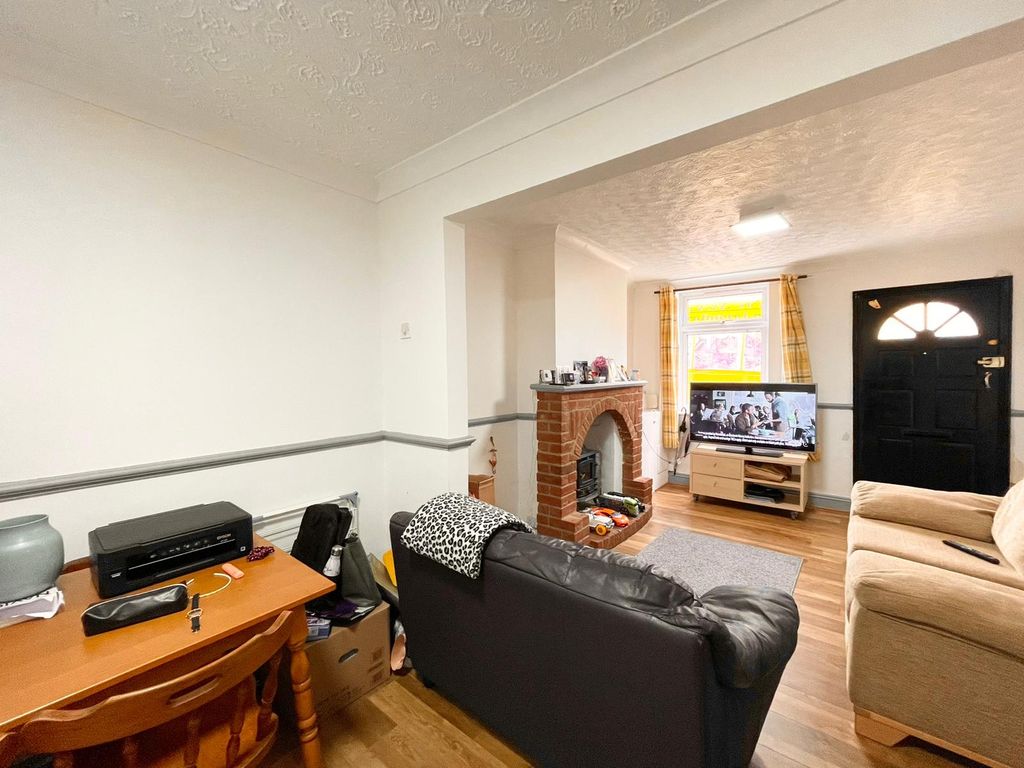 Property photo 3 of 8 Living Room