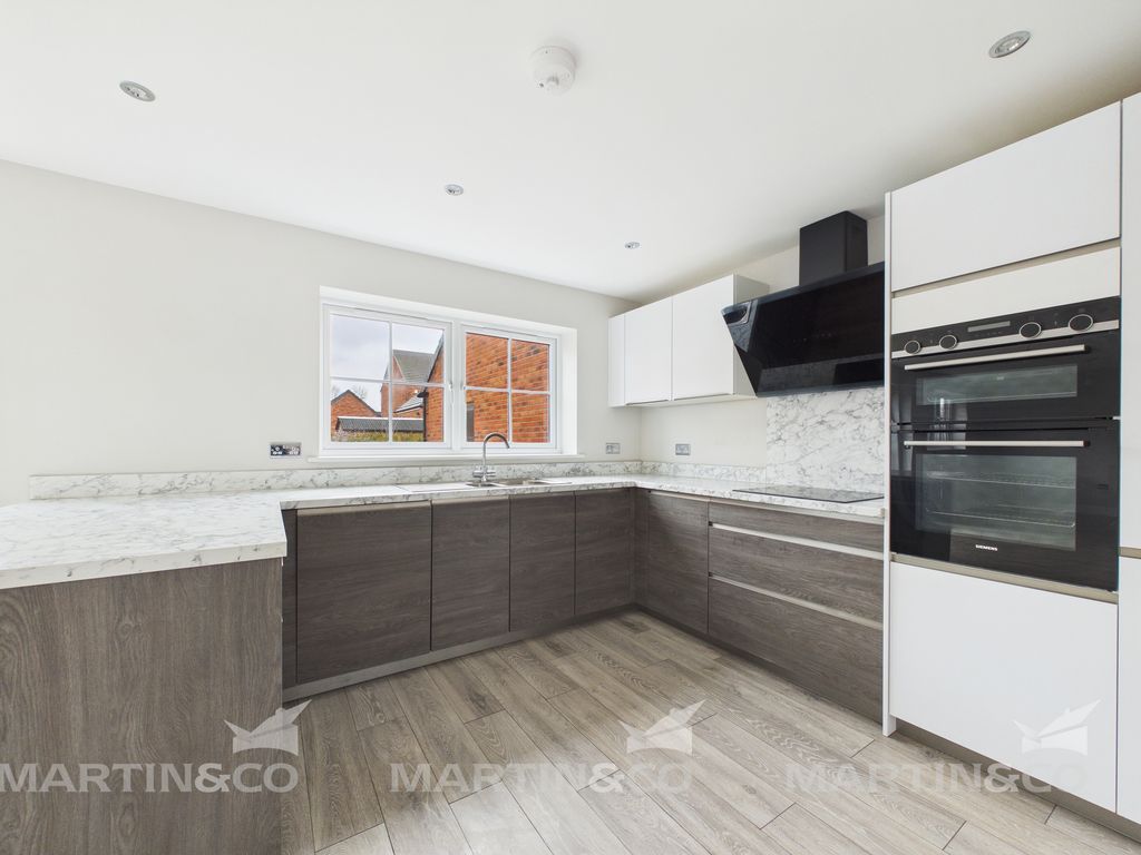 Property photo 3 of 23 Cam02406G0-Pr0573-Still008