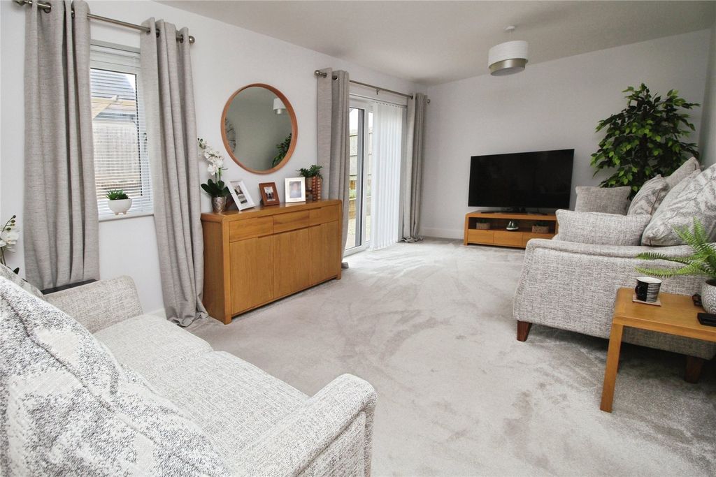 Property photo 3 of 21 Picture No. 18