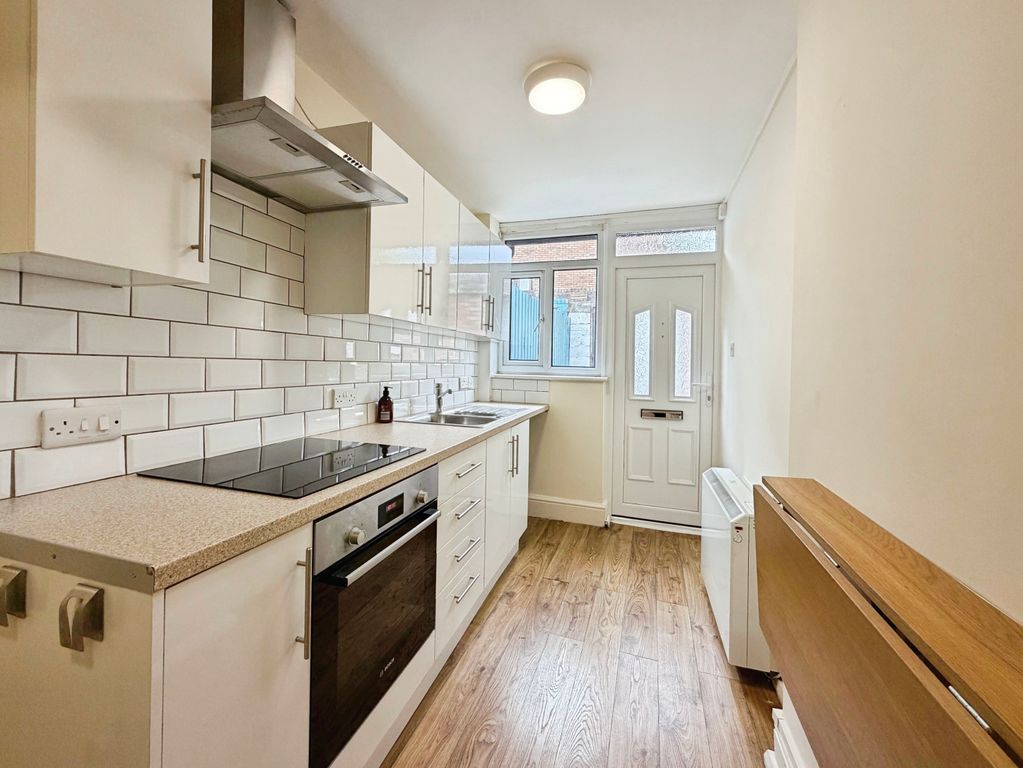 Property photo 3 of 11 8