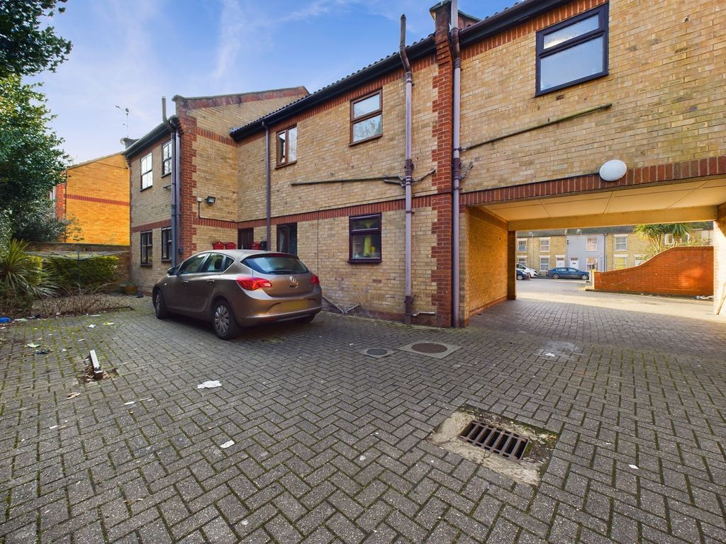 Property photo 1 of 7