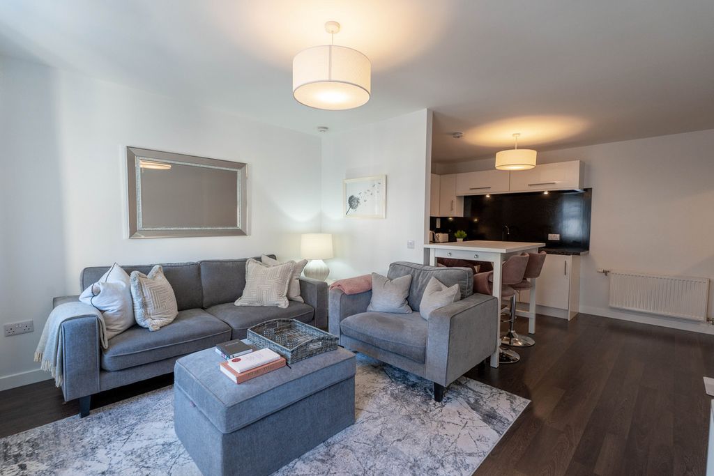 Property photo 3 of 12